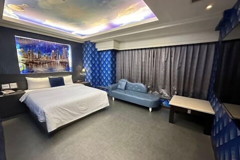 Wei City Exquisite Hotel