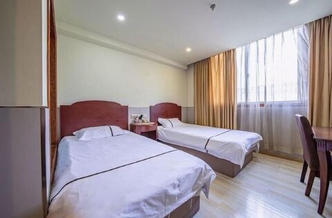 Shanghai Yiyan Business Hotel (Qingpu Industrial Park)