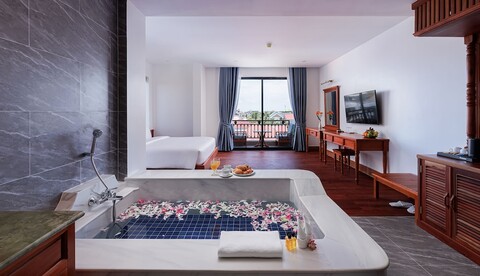 투 시즌스 시엠 립 호텔