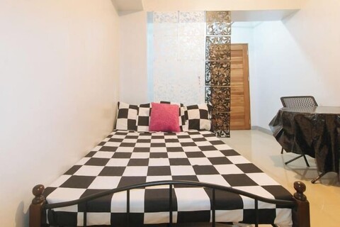 Budget Backpackers Transient House Near Naia by RedDoorz