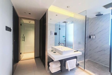 Xana Hotelle (Shenzhen Luohu Dongmen Yitian Holiday Plaza Hotel）