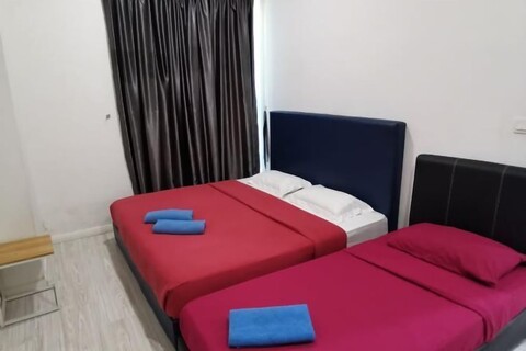 reStary Tropical Themed Homestay