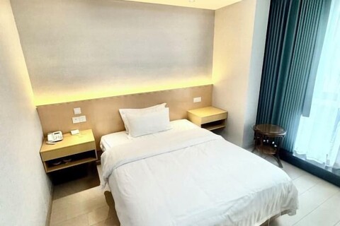 Yixing Hotel (Shanghai Zhujiajiao Ancient Town Scenic Area Branch)