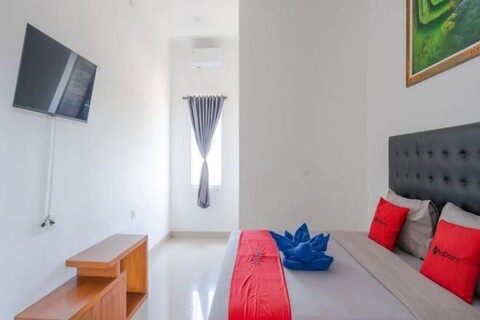 RedDoorz @ Uluwatu Suites