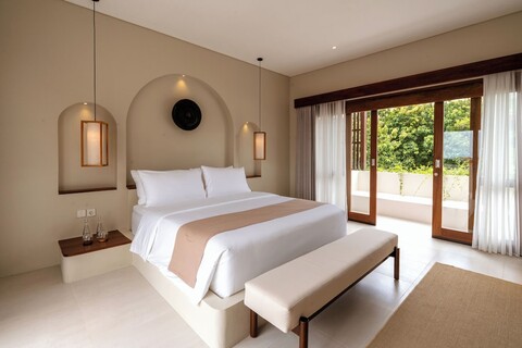 수아사나 바이 아야