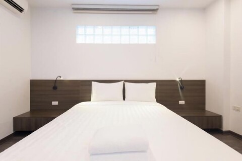 22HOUSING SERVICE APARTMENT