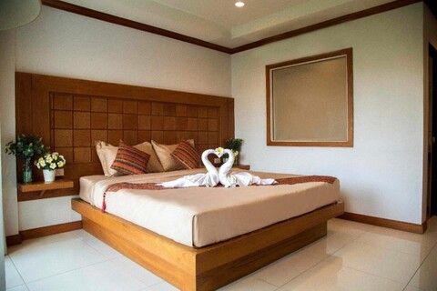 티라 레지던스 빠통 