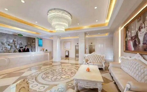 Jingshun International Hotel (Shenzhen Bao'an Airport Fuwei Metro Station)