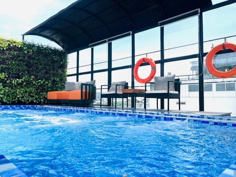 샤이닝 센트럴 호텔 앤 스파