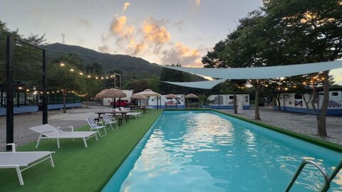 sing La Ruche Glamping Dream