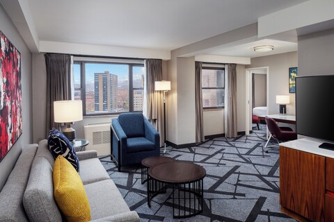 더블트리 바이 힐튼 호텔 & 스위트 피츠버그 다운타운