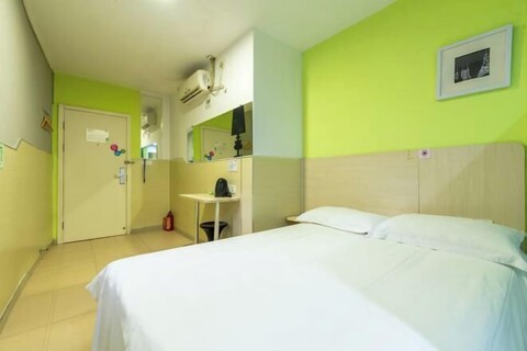 100 Hotel (Guangzhou Panyu Shiqiao Metro Station)