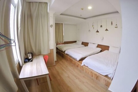 Lazy Gaga Youth Hostel