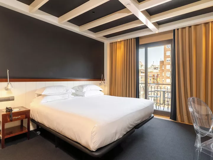 U232 Hotel