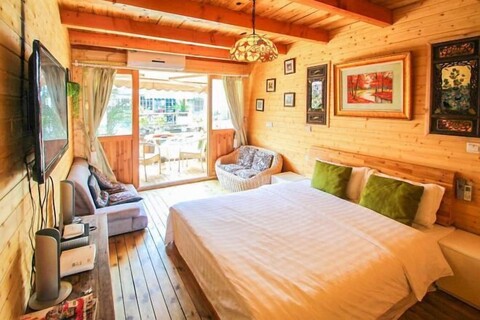 Shanghai Jiaoli Xiaoyan Inn (Zhujiajiao Scenic Area Ancient Town)