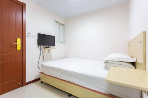 Yuguang Hotel (Shanghai Railway Station Branch)