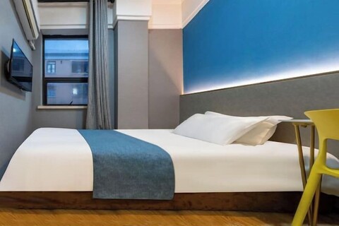 Boke Inn (Shanghai Loushanguan Road Subway Station Branch)