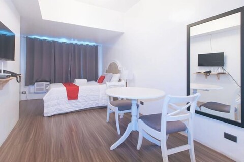 RedDoorz @ MPT Suites