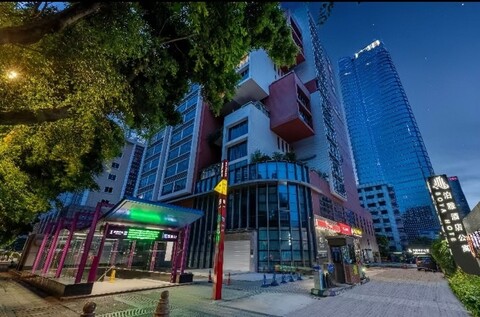 파저우 포야 인터내셔널 호텔, 칸톤 페어 컴플렉스, 모디에샤 메트로 B 출구 지점, 칸톤 페어 기간 동안 칸톤 페어 컴플렉스로 가는 프리 셔틀버스 제공