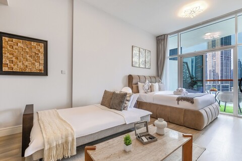 고고토 럭스 스튜디오, 운하 및 부르즈 뷰