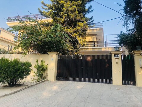 로얄 익스큐티브 게스트 하우스