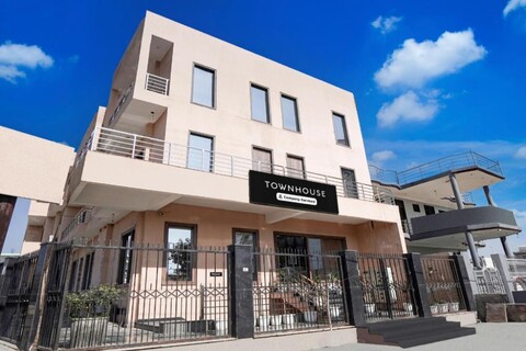 Super Townhouse Taj Mahal East Gate Formerly Royal Empire