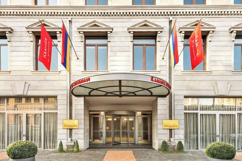 라마다 호텔 & 스위트 바이 윈덤 예레반