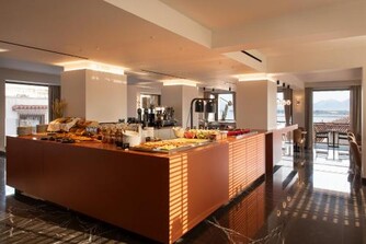 Naus Hotel