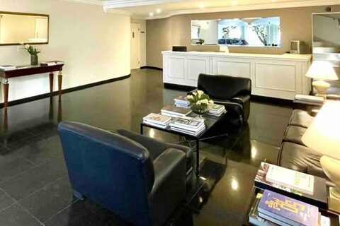 100m2 플랫, 객실 서비스 포함