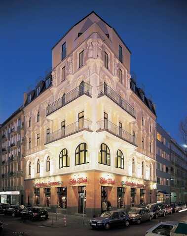 Devin Art Hotel