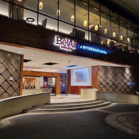 벨에어 유니크, 윈덤 호텔