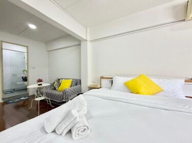 S Hostel sukhumvit48 Near Phrakanong BTS 2001