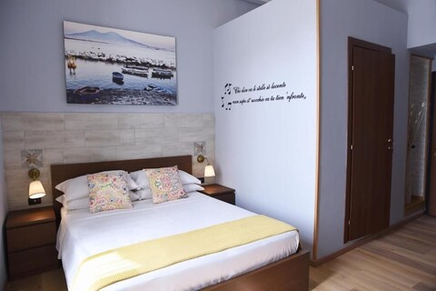 라 디모라 파르테노페아