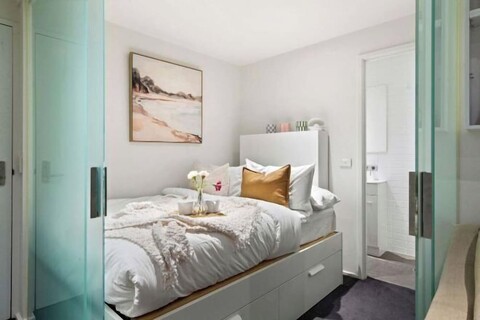 A Cozy CBD Studio Near Melbourne Central