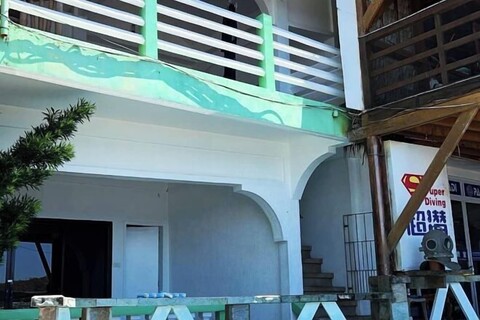 Super diving and tinas reef divers