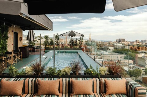 소셜 허브 바르셀로나 포블노우