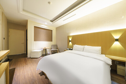 평촌 호텔 에비뉴 186