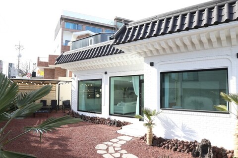 부산 온새미르펜션