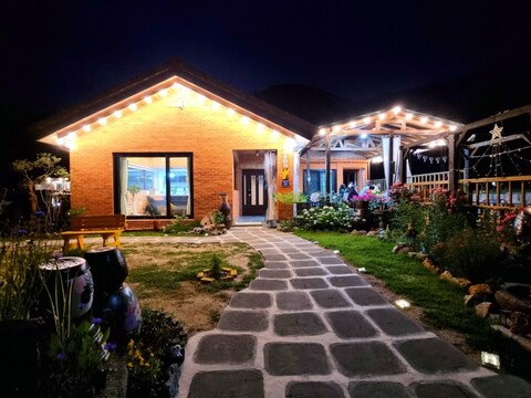 고창 이솔팜빌리지소리재풀빌라