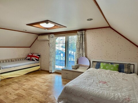 충주 몽마르뜨펜션