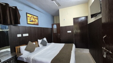 호텔 사우스 엠버시, 사티아 니케탄 근처