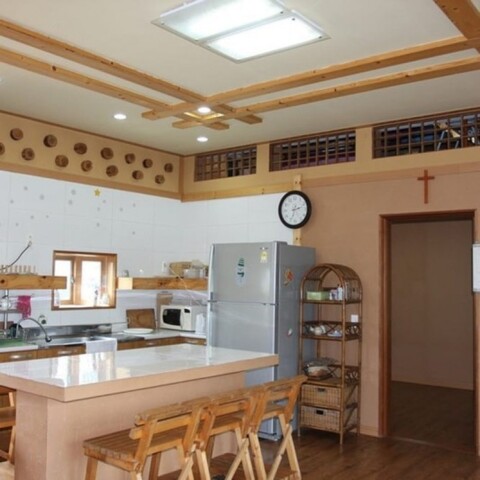 제주 곱은달집펜션