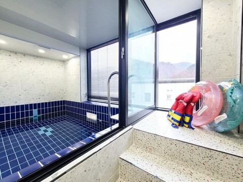 가평 뚜르키즈풀빌라