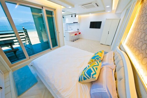 남해 사우스마린스파펜션(모상개해수욕장앞)