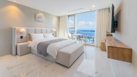 강릉 레이벨류스파펜션(안목 커피거리)