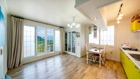 남해 화가와꽃펜션