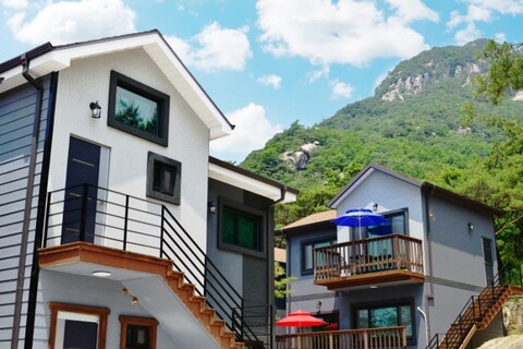 제천 더파인힐펜션