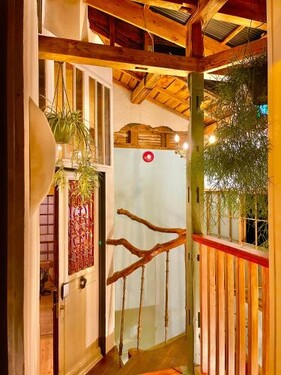 泊まれる廃墟 ぐんじょう