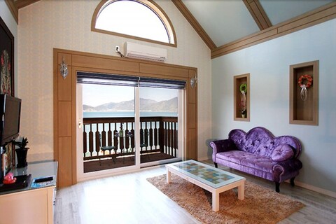 남해 무지개언덕펜션