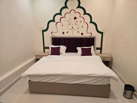 호텔 슈라반 로열 인